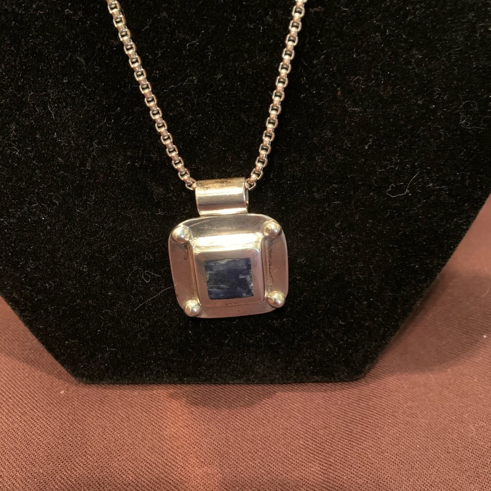 STERLING SILVER AND DARK BLUE LAPIS PENDANT. NICE!